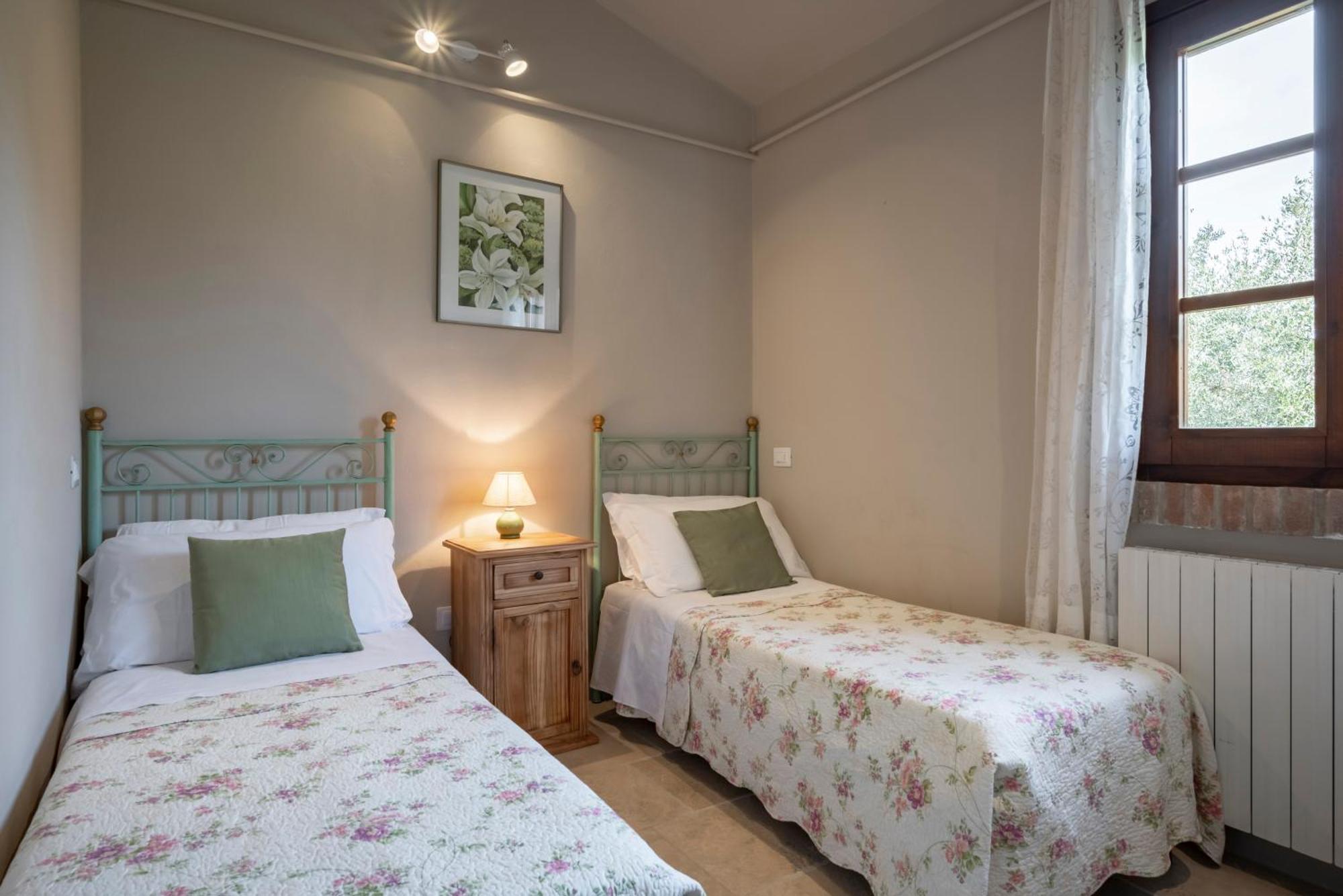 Agriturismo Tra Gli Ulivi, Chiappini Winery Болгери Стая снимка
